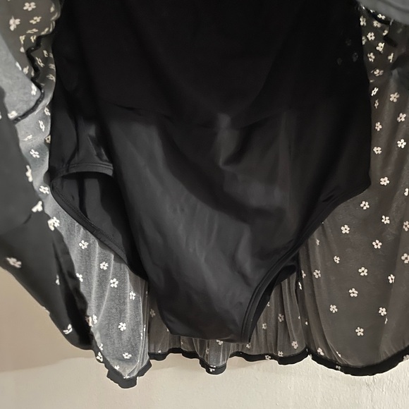 Daisy swimsuit,  one piece - Picture 6 of 8